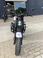 tweedehands Yamaha XSR 700 tribute 8